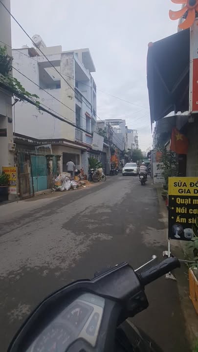 Nhà phố Bình Hưng Hòa, Bình Tân 32m² giá 4.1 tỷ - Vị trí đẹp, sổ hồng riêng!