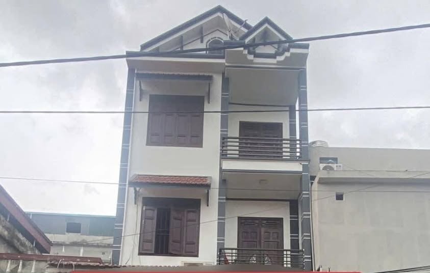 Nhà 3 tầng kiên cố tại Bí Giàng, Yên Thanh, 126m² giá 2 tỷ - Chính chủ bán gấp!