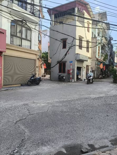 Biệt thự Bát Khối Long Biên 75m² giá 16 tỷ - View hồ thoáng mát quanh năm!