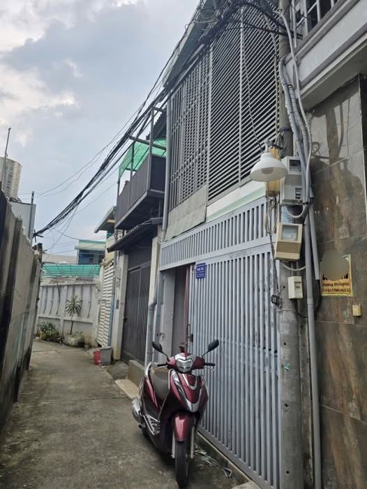 Nhà đẹp Thủ Đức 53m² giá 4.3 tỷ - Hẻm xe máy rộng rãi!