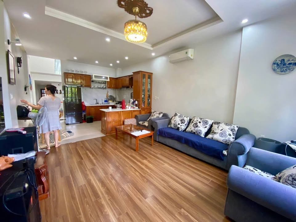 Nhà mặt tiền đường Chu Huy Mân, Sơn Trà, Đà Nẵng, 94.5m² giá 12.5 tỷ - Kiến trúc hiện đại, thông thoáng