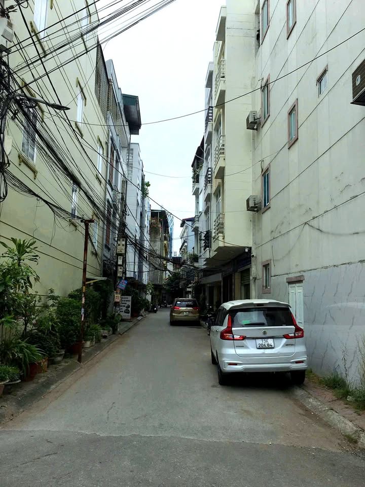 Nhà lô góc 193 Văn Cao 45m² giá thỏa thuận - Đỗ ô tô tận cửa!