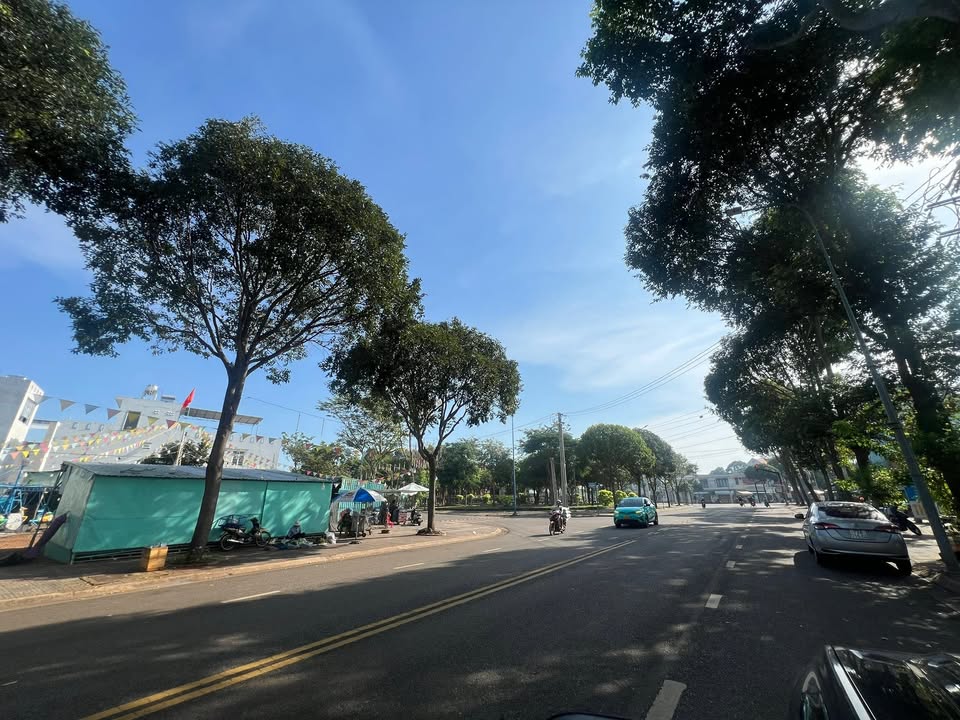 Đất nền Tái Định Cư Long Phước 92m² giá 1.8 tỷ - Khu kinh doanh sầm uất!