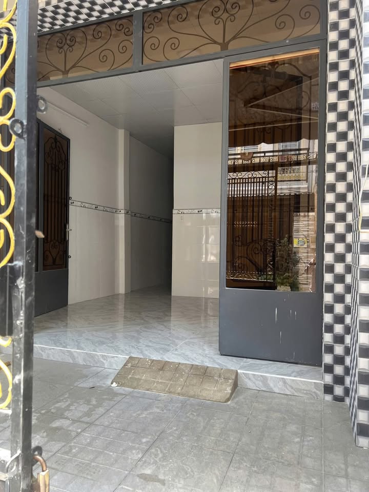 Nhà nguyên căn cho thuê Tân Thuận Tây, Quận 7, 72m² chỉ 13 triệu - Phù hợp làm văn phòng