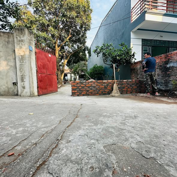 Đất nền khu Đồi Măng, phường Thanh Miếu, 95m² giá 2 tỷ - Phong thủy đẹp, ô tô vào tận nơi!