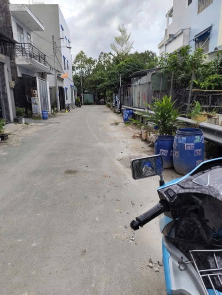 Nhà trệt gác lửng Thủ Đức 54m² giá 3.3 tỷ - Đường nhựa 6m thông thoáng!