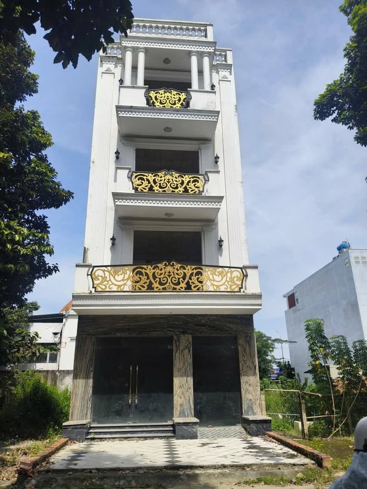 Nhà phố tại Bến Lức, Long An 120m² giá 5.5 tỷ - Cơ hội đầu tư không thể bỏ qua!