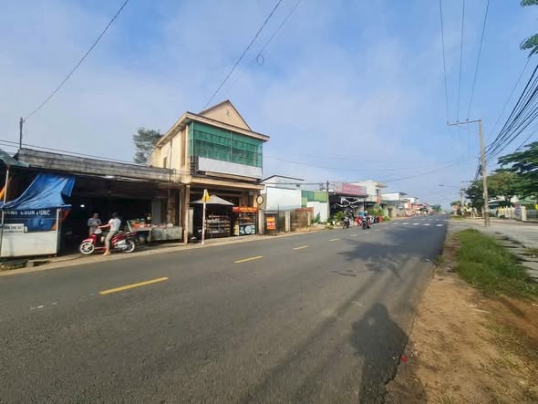 Nhà mặt tiền Phan Chu Trinh, Bảo Lộc 227.5m² giá 4.4 tỷ - Kinh doanh sầm uất!