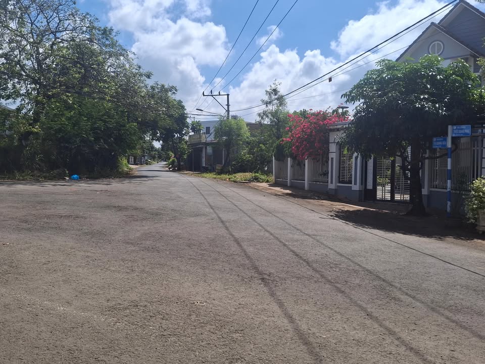 Nhà mặt tiền Triệu Quang Phục 180m² giá 1.7 tỷ - Cơ hội đầu tư tuyệt vời!