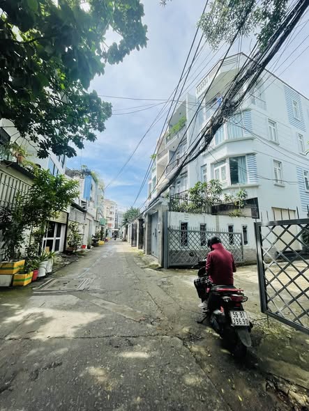 Đất nền mặt tiền 2 hướng Bình Trưng Đông Q2 218m² giá 13.8 tỷ - Sổ hồng chính chủ!