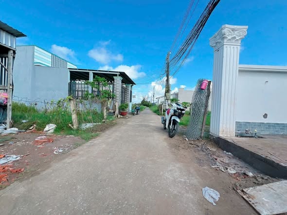 Đất thổ cư mặt tiền đường Phạm Thị Cầm, Cần Giuộc, Long An 132m² giá 1.15 tỷ - Khu dân cư sầm uất!