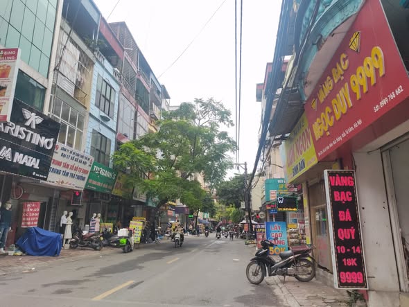 Nhà mặt phố Lê Văn Hiến 35m² giá 13 tỷ - Kinh doanh sầm uất, sở hữu vĩnh viễn!