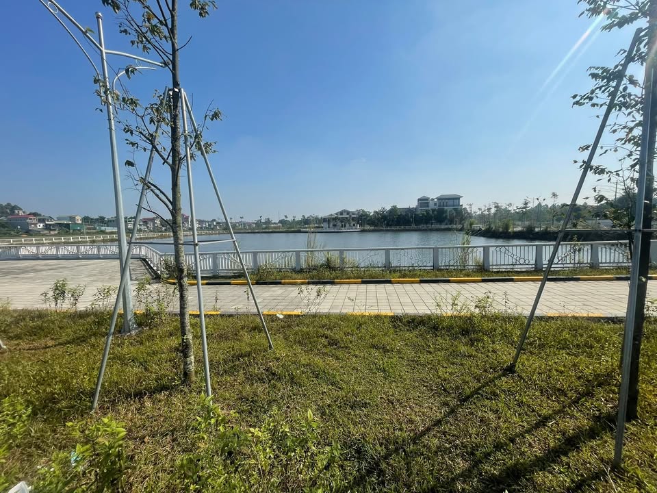 Đất nền mặt tiền rộng tại khu Nam Sân Bay Phú Thọ 180m² giá 4 tỷ - Tiềm năng tăng giá cao!