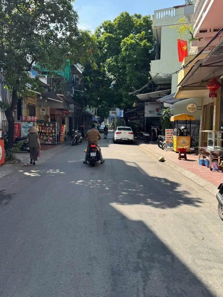 Nhà mặt đường Hàm Nghi, Trại Chuối 86m² giá 10.5 tỷ - Cực kỳ hiếm!