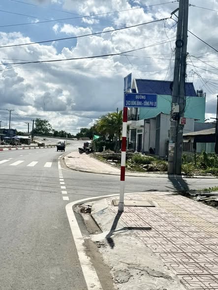 Đất nền Vĩnh Long 100m² giá 1.75 tỷ - Vị trí đắc địa trước cổng trường học!