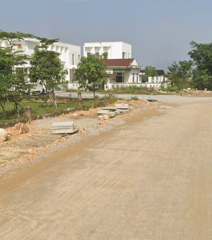 Đất nền Thạch Hưng 240m² giá 3.8 tỷ - Vị trí đắc địa ngay trung tâm!