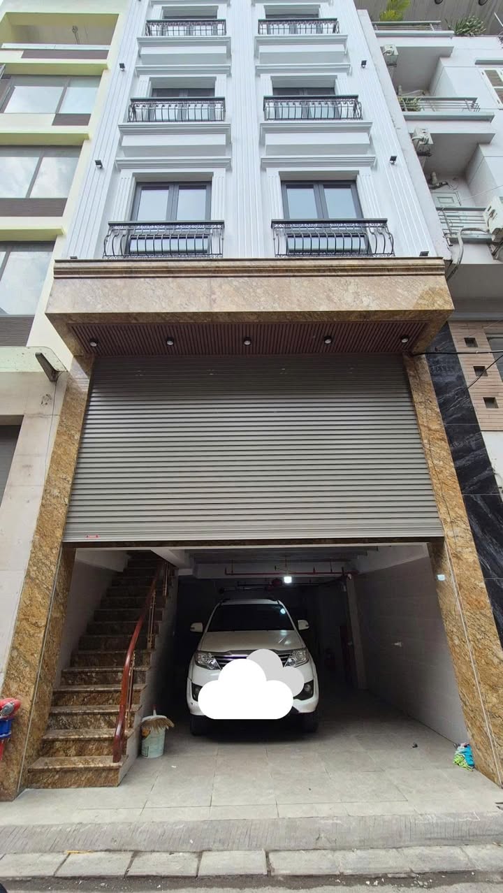 Nhà phố Hoàng Mai 40m² giá 10 tỷ - Thang máy, ô tô vào nhà!