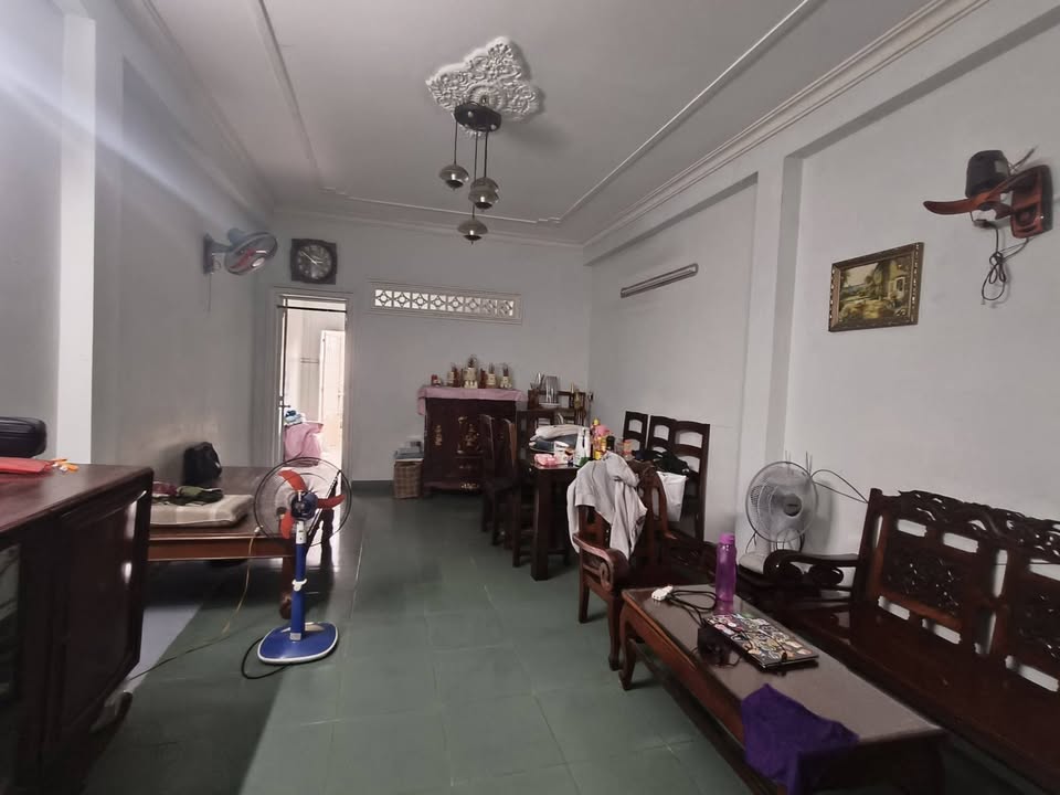 Nhà mặt tiền 2 tầng BTCT Thủ Đức 74m² giá 10.2 tỷ - Pháp lý rõ ràng, chính chủ!