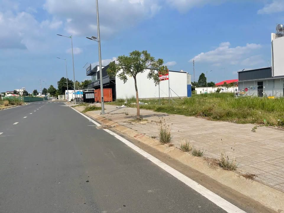 Đất nền đẹp 240m² phường Mỹ Hoà, giá 7.2 tỷ - View công viên, gần chung cư