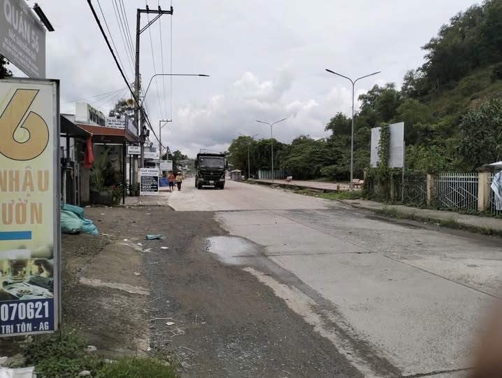 Đất nền mặt tiền tỉnh lộ 955b, xã Châu Lăng, huyện Tri Tôn, An Giang - Giá chỉ 720 triệu, thương lượng!