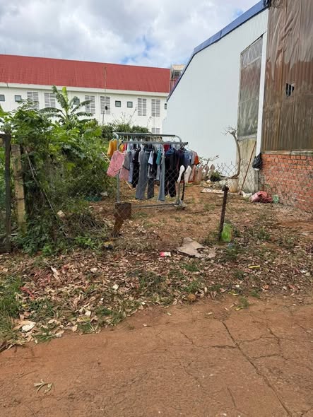 Đất thổ cư Lê Duẩn Buôn Hồ 100m² giá 1.25 tỷ - Nằm gần trường học Nguyễn Du!