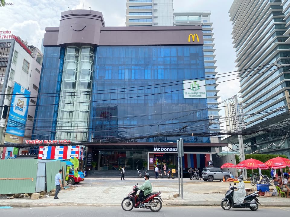 Cho thuê mặt bằng tại vòng xoay Dân Chủ, Quận 10 - Diện tích 500m² giá 520 triệu