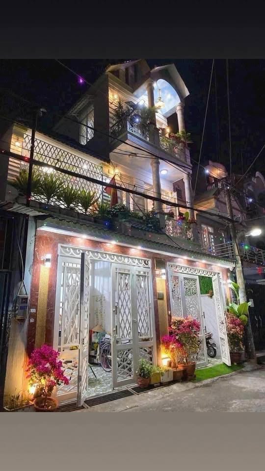 Nhà phố Biên Hòa 140.6m² giá 7.99 tỷ - Thiết kế hiện đại, sổ riêng!