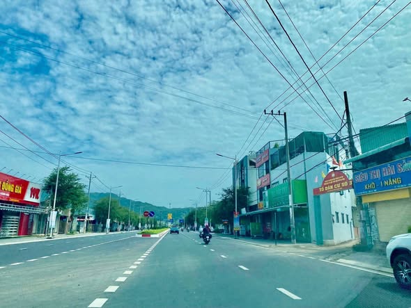 Nhà 3 tầng mặt tiền Điện Biên Phủ, Long Hải 144m² giá 7 tỷ - Vị trí kinh doanh sầm uất!