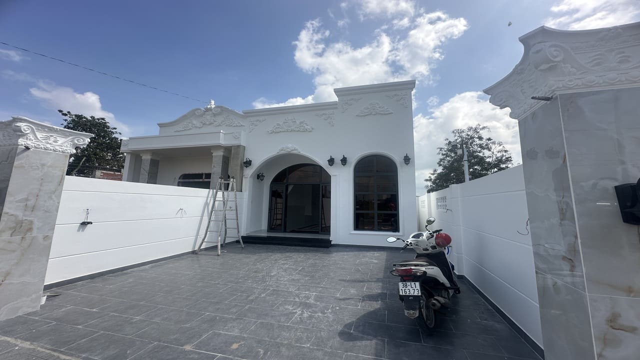 Nhà Tân Cổ Điển 120m² tại Long Điền - Giá Thỏa Thuận, Sẵn Sàng Vào Ở!