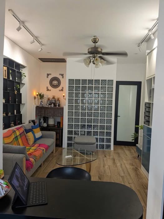 Căn hộ tại ngõ 4 Hoàng Quốc Việt 75m² giá 4.25 tỷ - Đẹp long lanh, ở luôn!