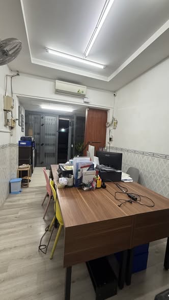 Nhà 3 tầng mặt tiền Chợ Nhật Tảo, Quận 10 giá 7.2 tỷ - Kinh doanh sầm uất!