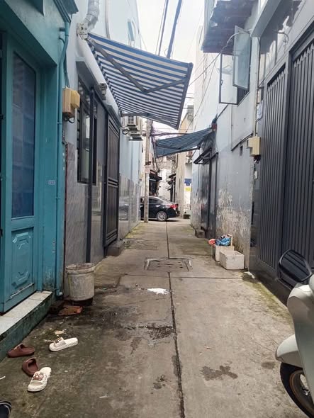 Nhà phố 2 tầng hoàn công 23.9m² giá 3 tỷ - Gần chợ và trường học!