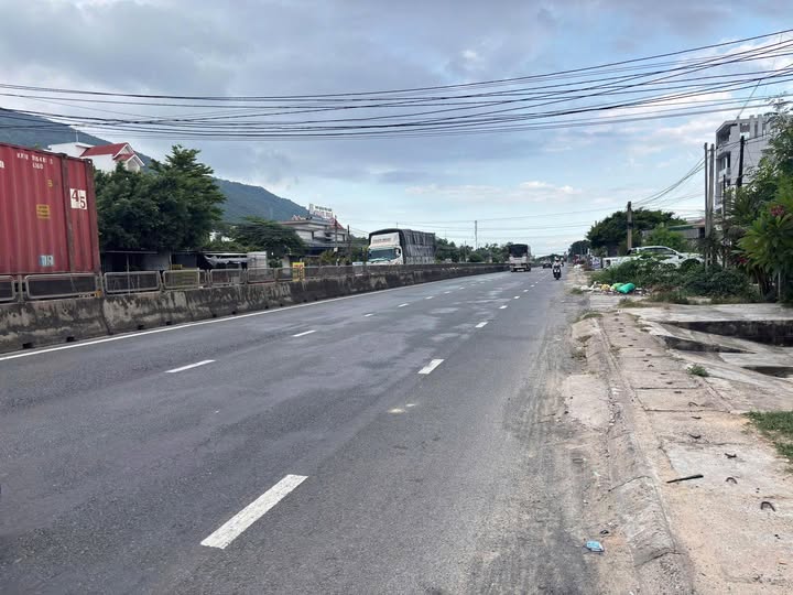 Bán đất KKT Vân Phong 136m² giá chỉ 700 triệu - Mặt tiền Quốc lộ 1A