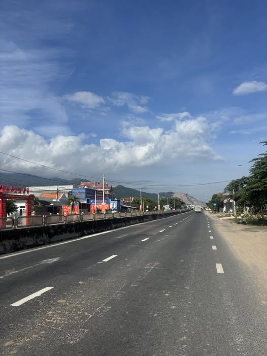 Đất thổ cư mặt tiền Quốc lộ 1A, Vạn Bình, 135m² - Cơ hội đầu tư sinh lời!