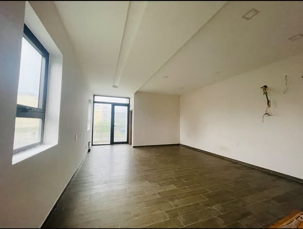 Bán Tòa Căn Hộ 5 Tầng Ngay Bãi Tắm Sơn Thủy - Giá Đầu Tư Chỉ 11.7 Tỷ