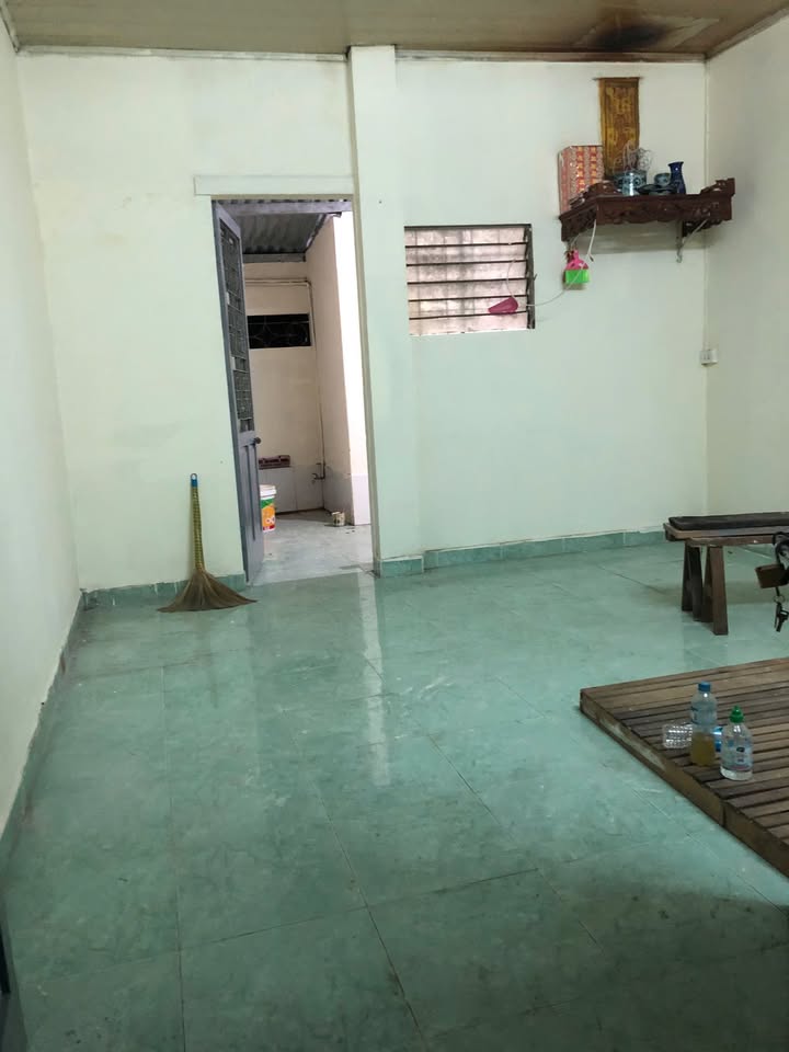 Căn hộ cho thuê tầng 2 tại Đê La Thành, Ba Đình 45m² - Chính chủ, giá tốt!