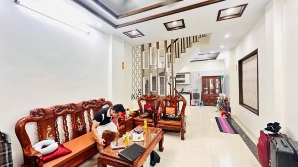 Nhà phố Đội Cấn, Ba Đình 44m² giá 9 tỷ - Kinh doanh sầm uất, pháp lý rõ ràng!