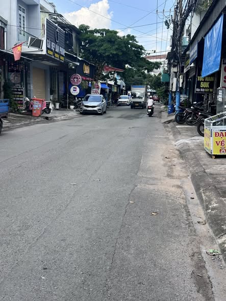 Kios 1 và 4 phòng trọ Dĩ An 90m² giá 4 tỷ - Đầu tư sinh lời ngay!