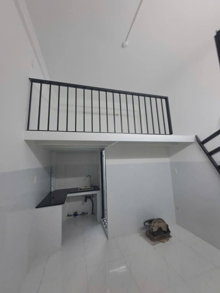 Phòng trọ An Phú Đông 18m² giá 3 triệu - Có gác lững, máy lạnh sẵn!