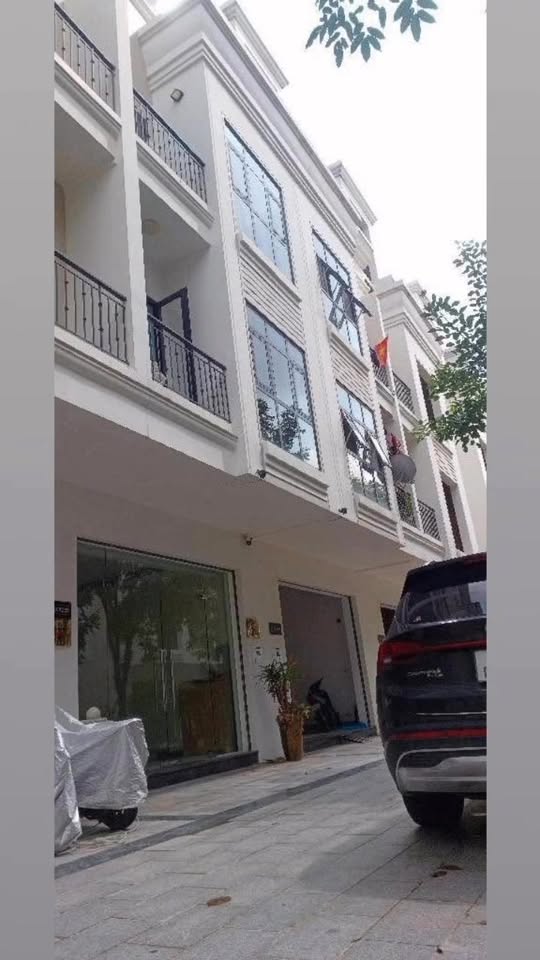 Townhouse KĐT Hinode Royal Park Hoài Đức 94m² giá 18.8 tỷ - Mặt tiền phố đi bộ sầm uất!