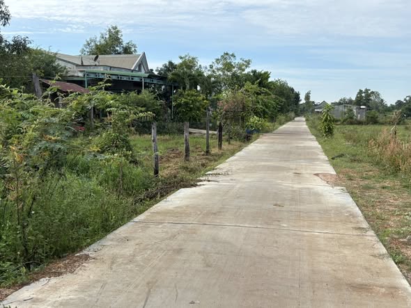 Đất nền Ea Lê 3,6 sào (3696m²) giá 812 triệu - Tiện ích đầy đủ gần kề!