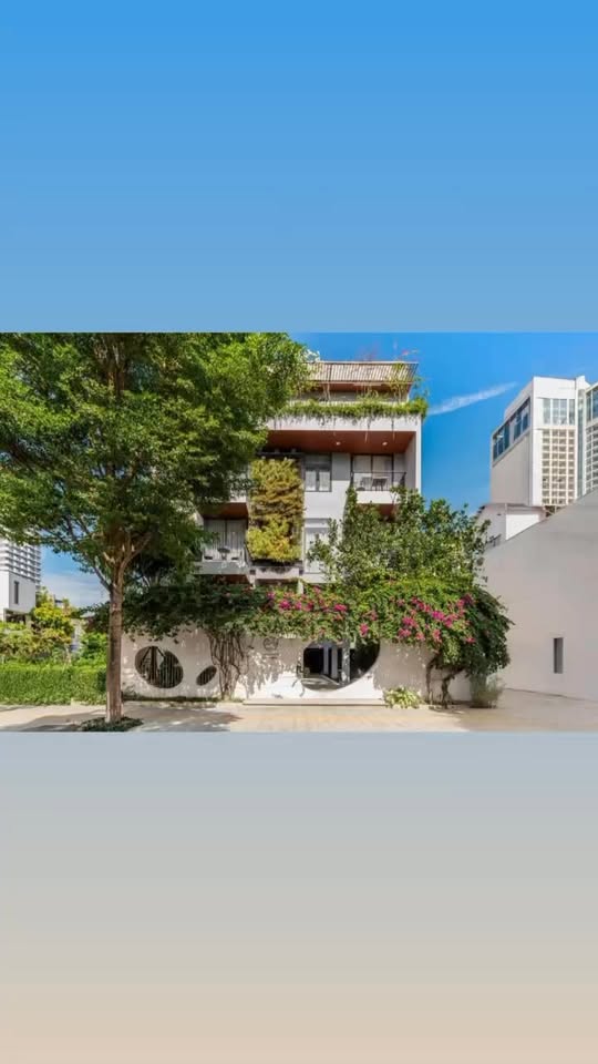 Biệt thự Hải Châu 220m² giá 18 tỷ - Khu an ninh, gần sân bay!