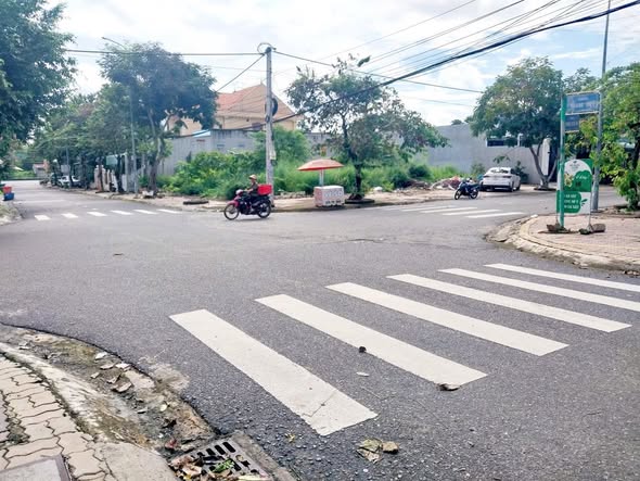 Đất góc 2 mặt tiền Hoàng Việt, Phú Mỹ 350m² giá 11.2 tỷ - Cơ hội đầu tư tuyệt vời!