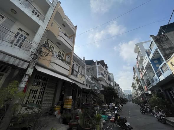 Nhà mặt tiền quận 6, đường Lý Chiêu Hoàng, 48m² chỉ 6.8 tỷ - Phù hợp kinh doanh!