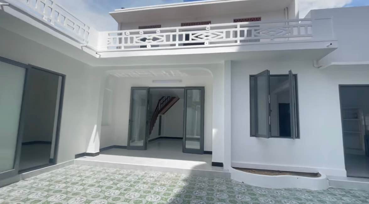 Nhà cấp 4 gác lửng 171m² Phường 4 Tuy Hoà giá 2.69 tỷ - Đường ô tô vào tận sân!