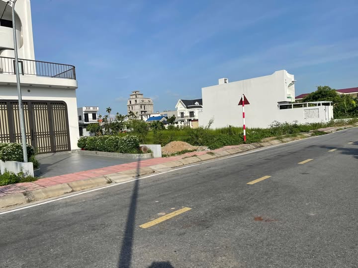 Đất đấu giá vườn Cam Thanh Sơn, Kiến Thụy 132m² giá 3,2 tỷ - Cơ hội đầu tư hấp dẫn!