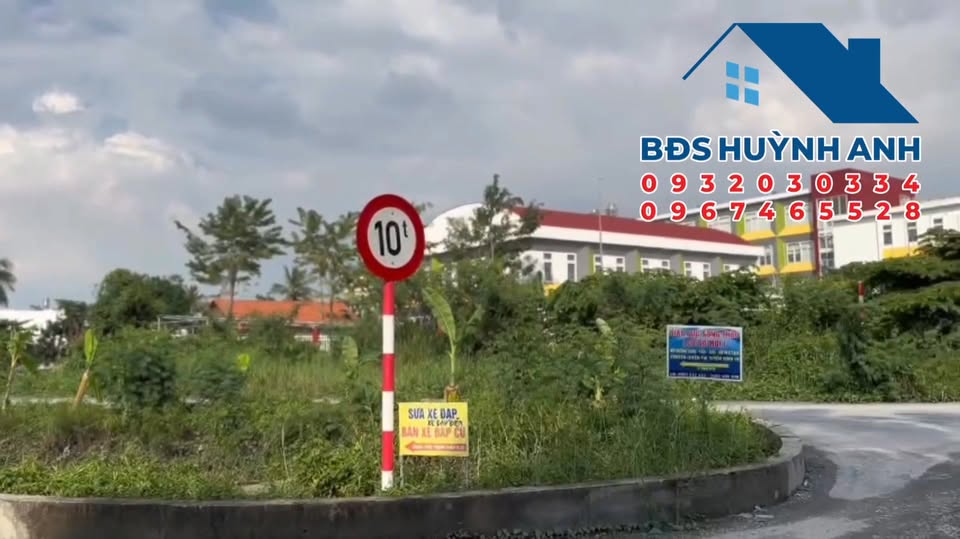 Đất thổ cư 759m² mặt tiền sông Vàm Thuật, quận 12 - Giá chỉ 9.3 tỷ!