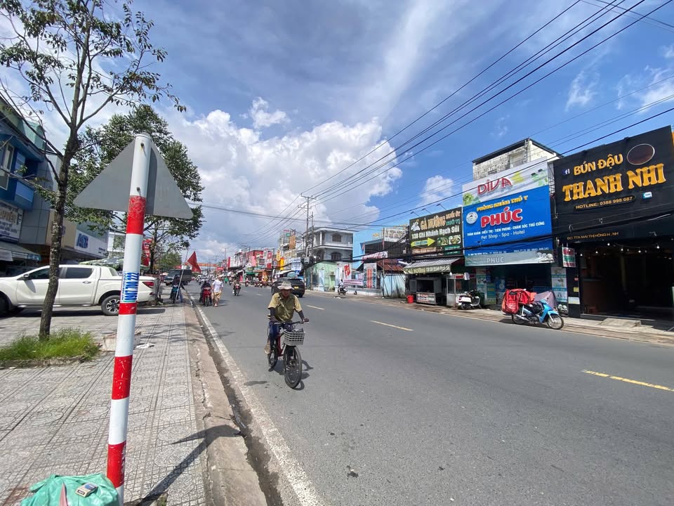 Cho thuê nhà mặt tiền đường Mai Thị Hồng Hạnh, Rạch Giá 90m² - Vị trí đắc địa cho kinh doanh!