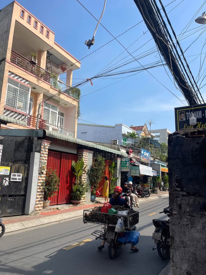 Nhà mặt tiền kinh doanh Thủ Đức 260m² giá 14 tỷ - Đầu tư sinh lời ổn định!