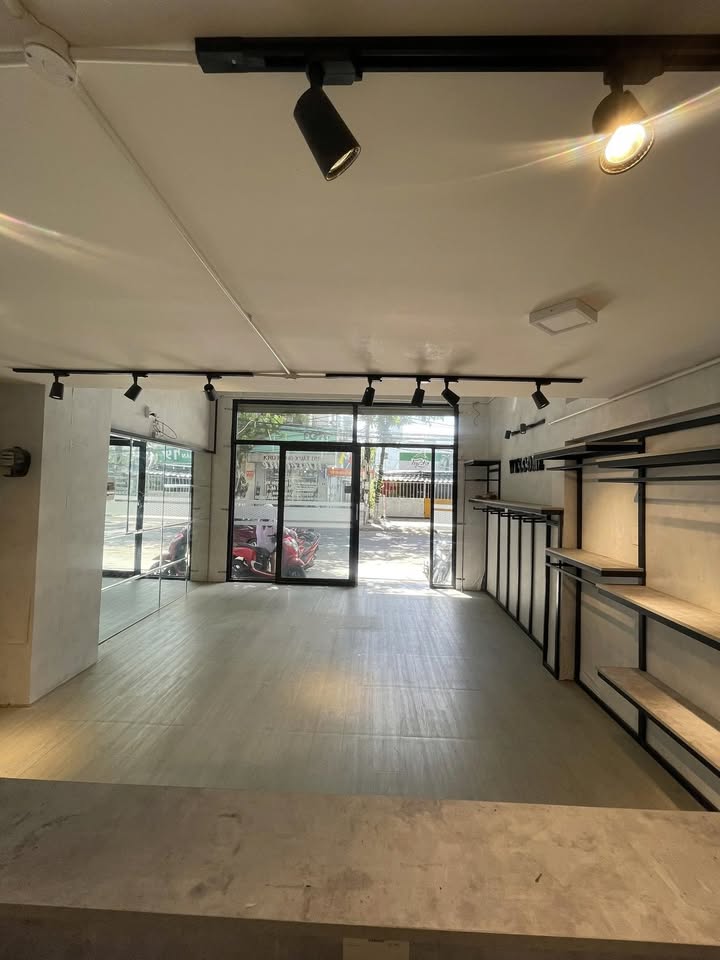 Cho thuê mặt bằng 170 Phan Châu Trinh, Hải Châu, Đà Nẵng - Diện tích 30m², vị trí đắc địa cho kinh doanh!